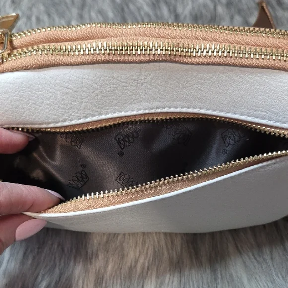 NWT White and Tan Women's Bag - Picture 3 of 11